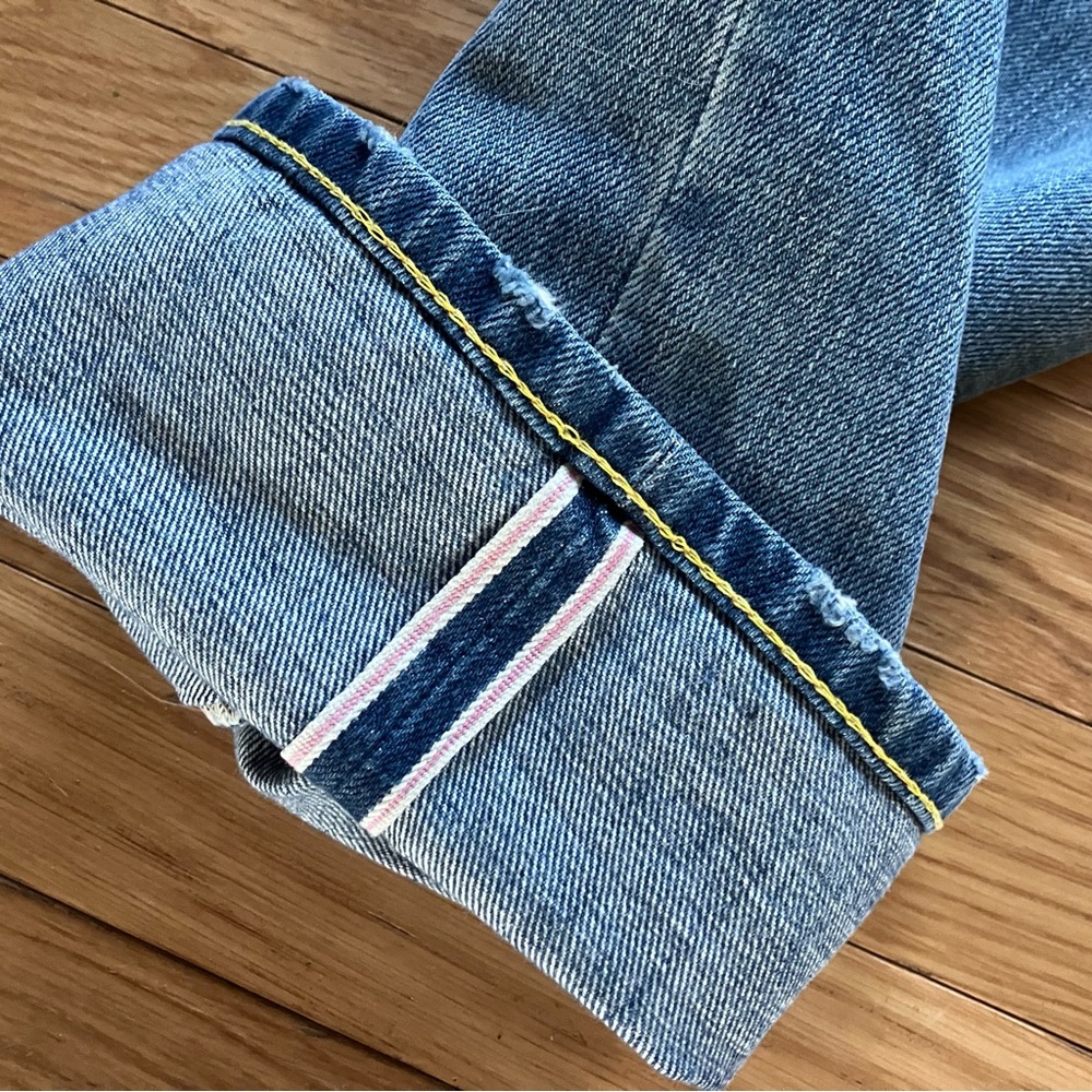 Levi's Light Blue Denim Jeans with Brown Label - Picture 3 of 16